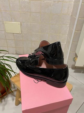Zapatos castellanos negros charol mujer