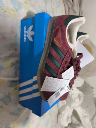 Zapatillas Adidas Gazelle Burdeos y Verde