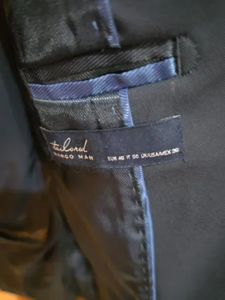 Traje de hombre azul marino