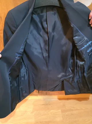 Traje de hombre azul marino