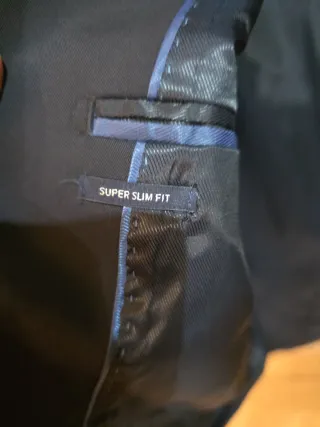 Traje de hombre azul marino