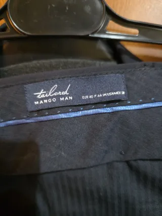 Traje de hombre azul marino