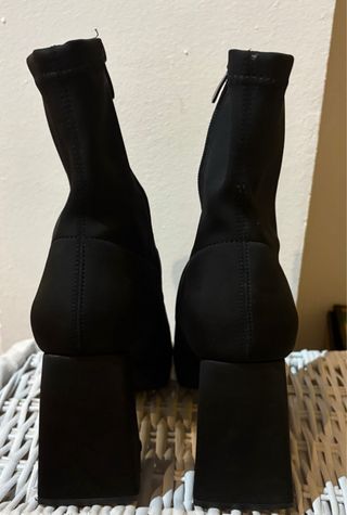 Botines negros talla 40 acepto negociación