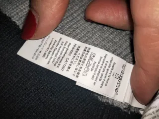 Pullover donna girocollo a righe manica lunga.