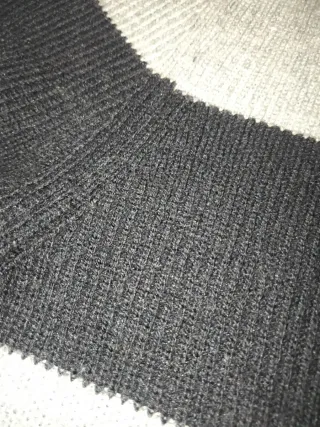 Pullover donna girocollo a righe manica lunga.