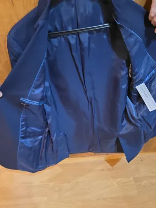 Traje de hombre azul tinta