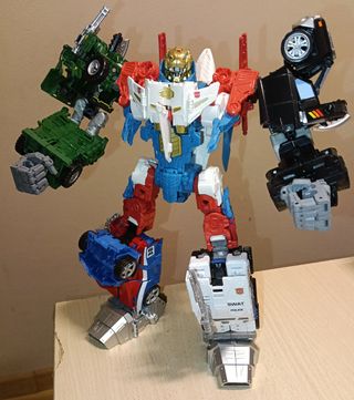 Transformers Combiner Wars Sky Reign