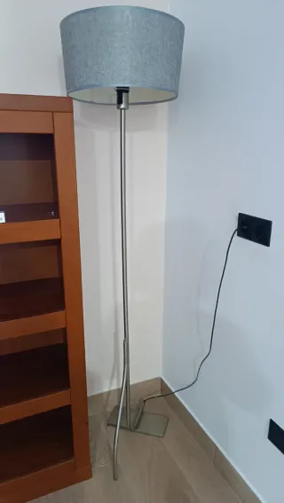 Lámpara de pie moderna