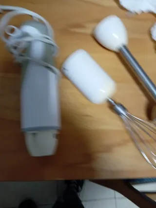 Batidora de mano con varillas