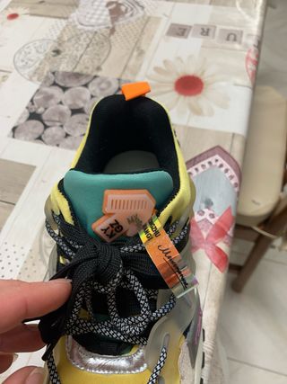 Tênis coloridos e estilosos