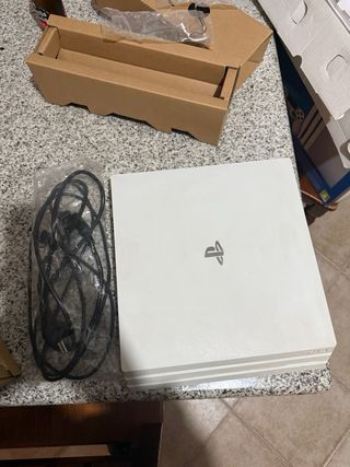 PS4 Pro 1TB + 3 Controles + 8 Juegos + Volante