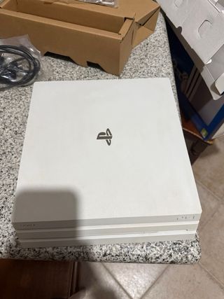 PS4 Pro 1TB + 3 Controles + 8 Juegos + Volante