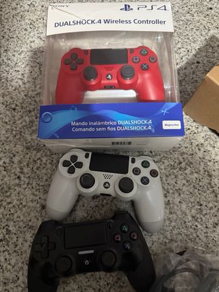 PS4 Pro 1TB + 3 Controles + 8 Juegos + Volante