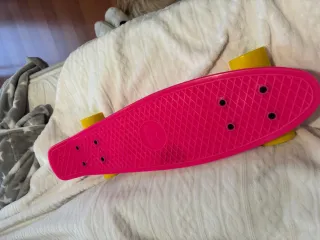 Monopatín rosa para niños