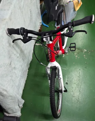 Bicicleta woom 4 Roja