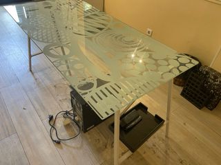 Mesa de cristal templado con diseño