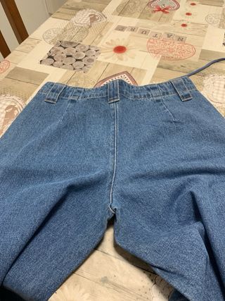 Calças ganga largas com bolsos