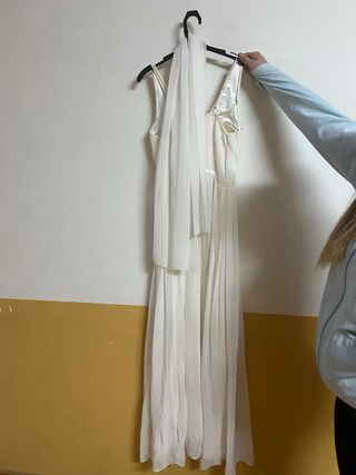 Vestido largo blanco con pedrería