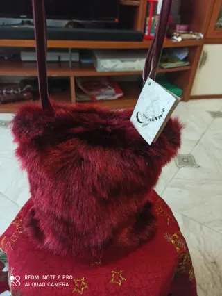 Borsa in pelliccia sintetica bordeaux