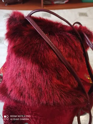 Borsa in pelliccia sintetica bordeaux