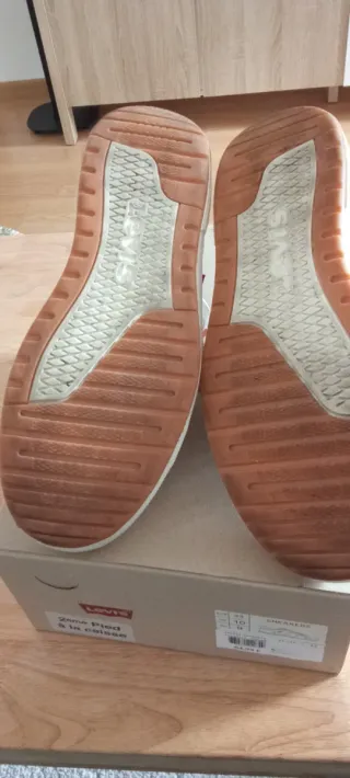 Zapatillas Levi's Blancas y Grises