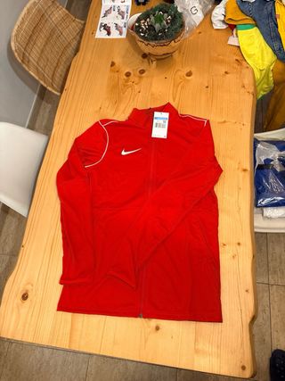 Chaqueta Nike Dri-Fit Roja