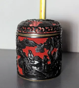 Caja oriental Cinnabar lacada