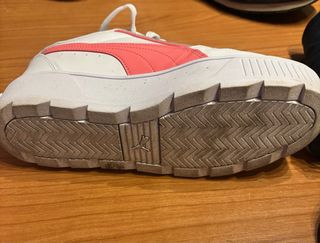 Tenis Puma Blancos y Rosas