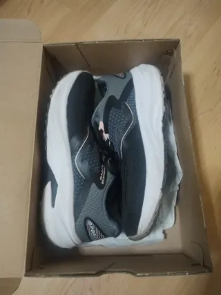 Zapatillas Joma running negras y grises