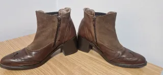 Botines marrones de piel y ante