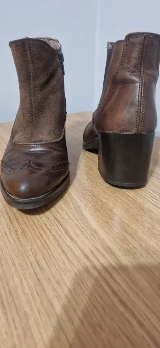 Botines marrones de piel y ante