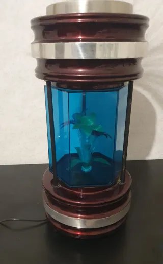 Lampada da tavolo con fibra ottica.