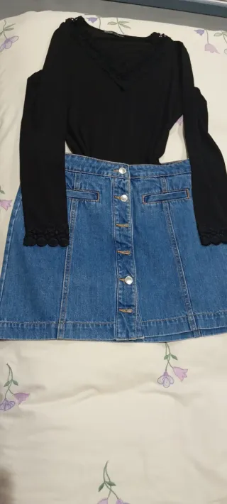 Conjunto Top Negro y Falda Vaquera