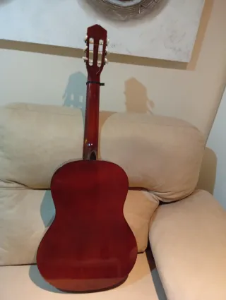 Guitarra Clásica buen sonido y cómoda