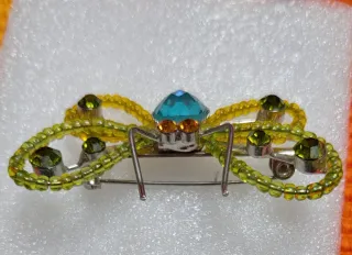 Broche Mariposa con Piedras