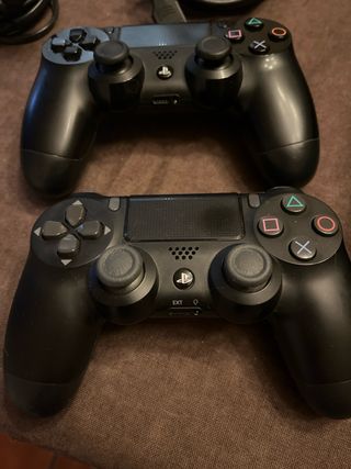 PS4 1TB + 2 Mandos + 5 Juegos
