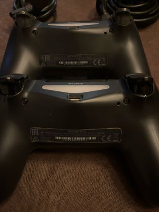 PS4 1TB + 2 Mandos + 5 Juegos