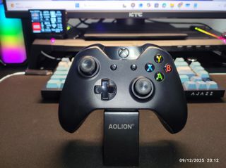 Mando Xbox One Negro + Soporte + Cable USB