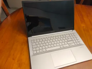 Portátil Asus Vivobook Pro 15 OLED Argento