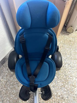 Triciclo azul para niños