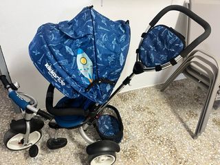 Triciclo azul para niños