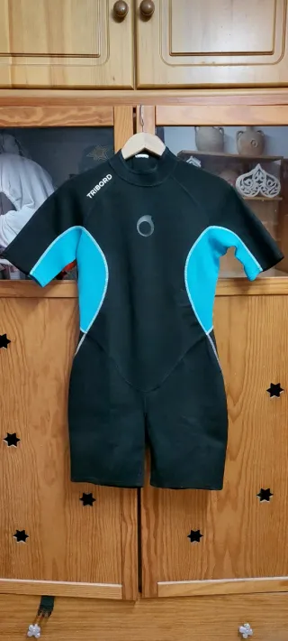 Neopreno Tribord corto azul y negro