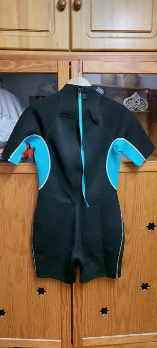 Neopreno Tribord corto azul y negro