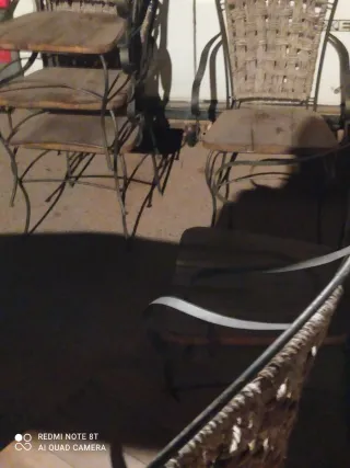 6 Sillas de forja con asiento de madera