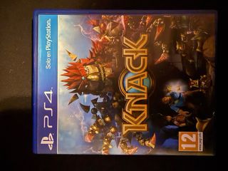 PS4 (PlayStation 4) Juegos + base para guardarlos