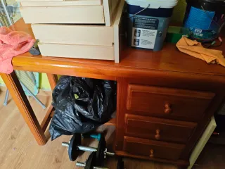 Escritorio de madera maciza de pino