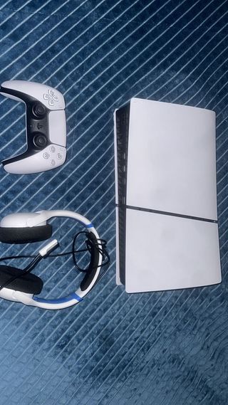 Consola PS5 + Mando + Auriculares