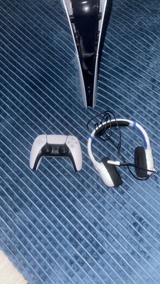 Consola PS5 + Mando + Auriculares