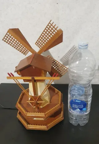 Lampada mulino a vento decorativa con carillon.