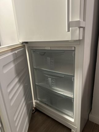 Nevera Liebherr alta